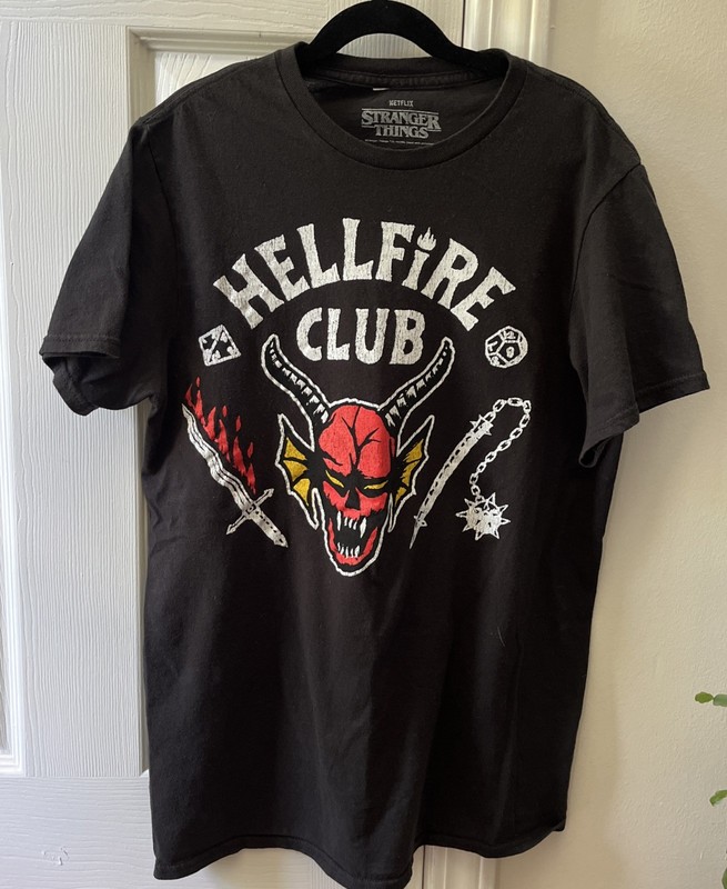 Stranger Things Hellfire Club Graphic T-Shirt Men's Size Small