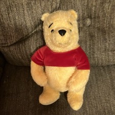 2002 Disney Store Exclusive Limited Winter Winnie The Pooh 9" Plush Bear Toy
