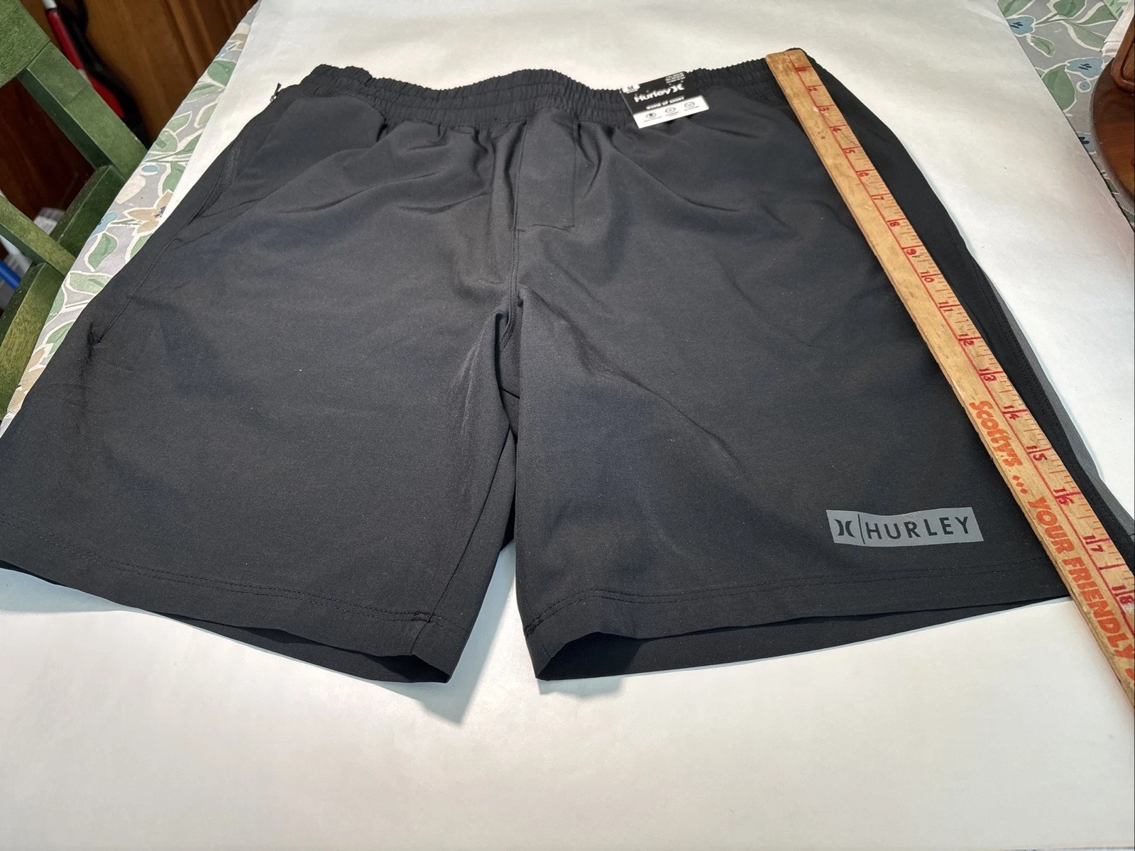 Hurley Size M Warm Up Shorts Black/gray Strip 18”out 7” Inseam New W/tags Repels