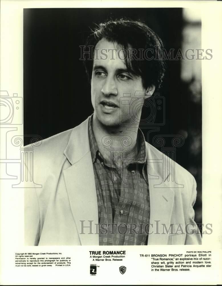 1993 Press Photo Bronson Pinchot in a scene from True Romance. - nop62422