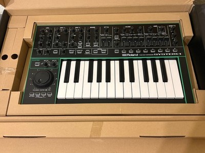 Roland Aira System 1 Synthesizer mit OVP TOP!! Plug Out Synthesizer