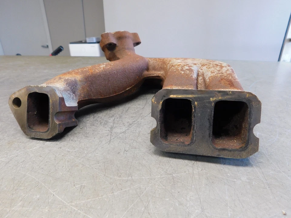 W111 W109 W108 R113 280SL 280SE 280SEL 250SL 250SE 250S COLECTOR ESCAPE TRASERO Foto 3 de 4