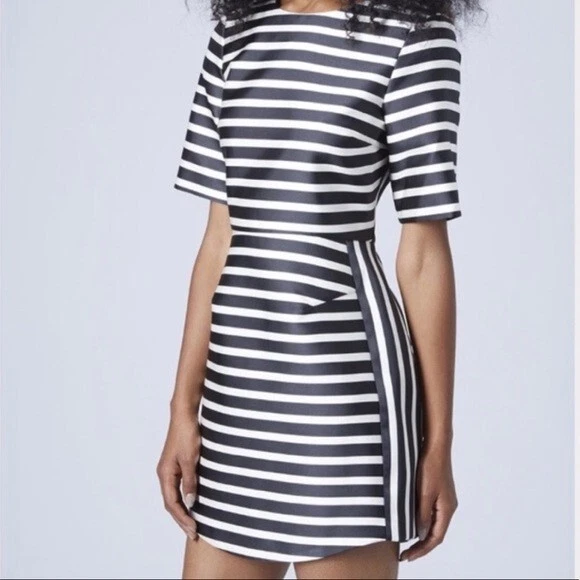 Женское черно-белое полосатое атласное трапециевидное структурированное мини-платье Topshop размер 6 - Изображение 2 из 4