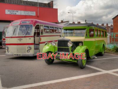 FOTO (LOE 300) LEYLAND ROYAL TIGER & (YT 3738) LEYLAND LÖWIN . LOE 300 LEYLA