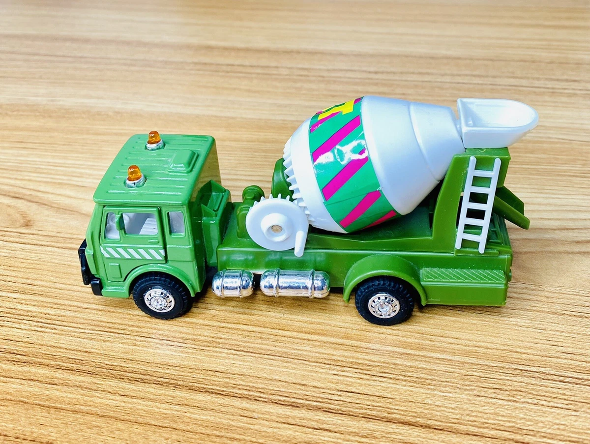 Green toys hotsell cement mixer