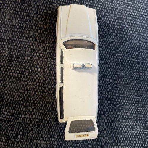 Rare Dinky Volvo 265 DL Estate Police No 243 Die Cast made in England - Picture 7 of 9