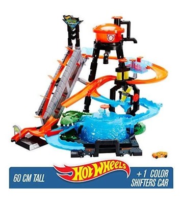 Hot Wheels Ultimate Gator Car Wash, manueller Kurbelaufzug, Crazy Track, Wasser