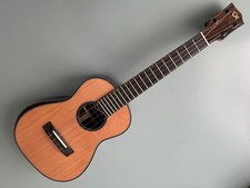 'Oli Tenor Ukelele -- Model L2-TCR-G -- EXCELLENT Condition