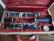 PENZEL-MUELLER ARTIST CLARINET B WITH HARD CASE NEEDS RESTORATION OR FOR PARTS