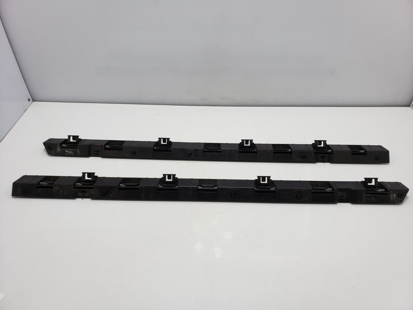 ✅ 10-14 OEM Rolls-Royce Ghost RR4 Front Left Right Side Rocker Panel Bracket