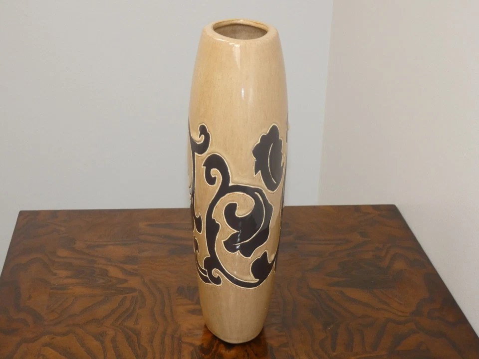 Jarrón de cerámica IMAX 14"x8"x4" almendra Foto 2 de 3