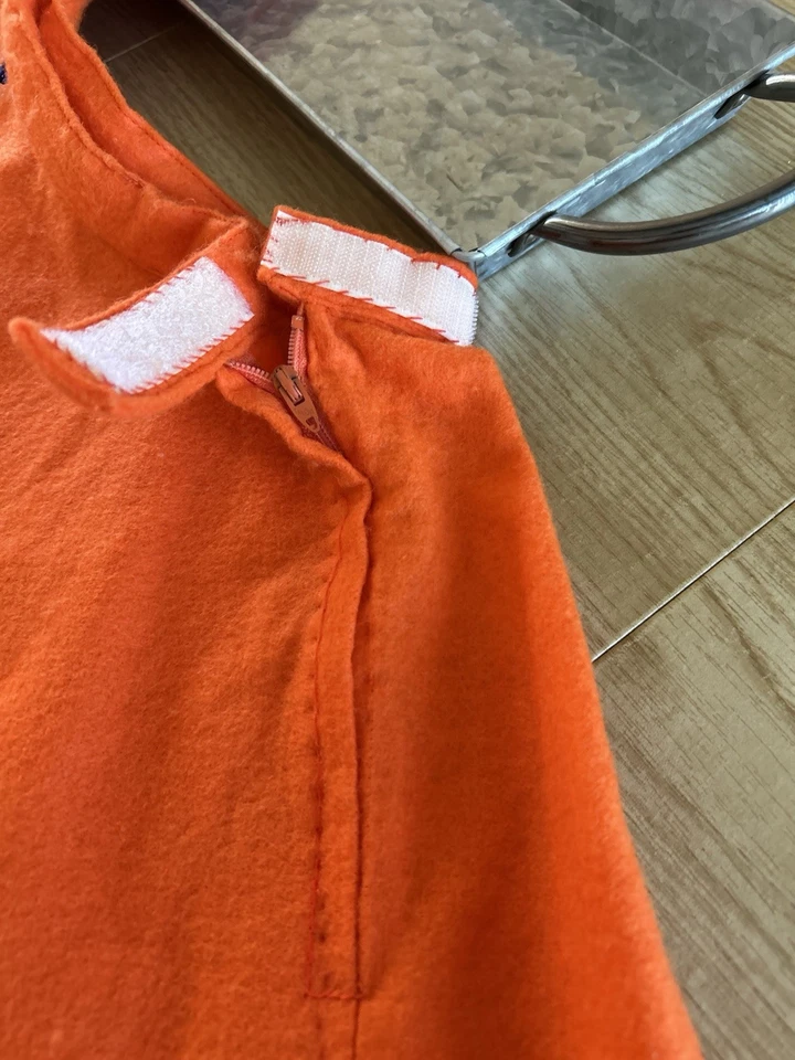 VINTAGE HANDMADE POODLE SKIRT WITH BLUE SEQUINS- SIZE: MEDIUM - Image 3 of 4