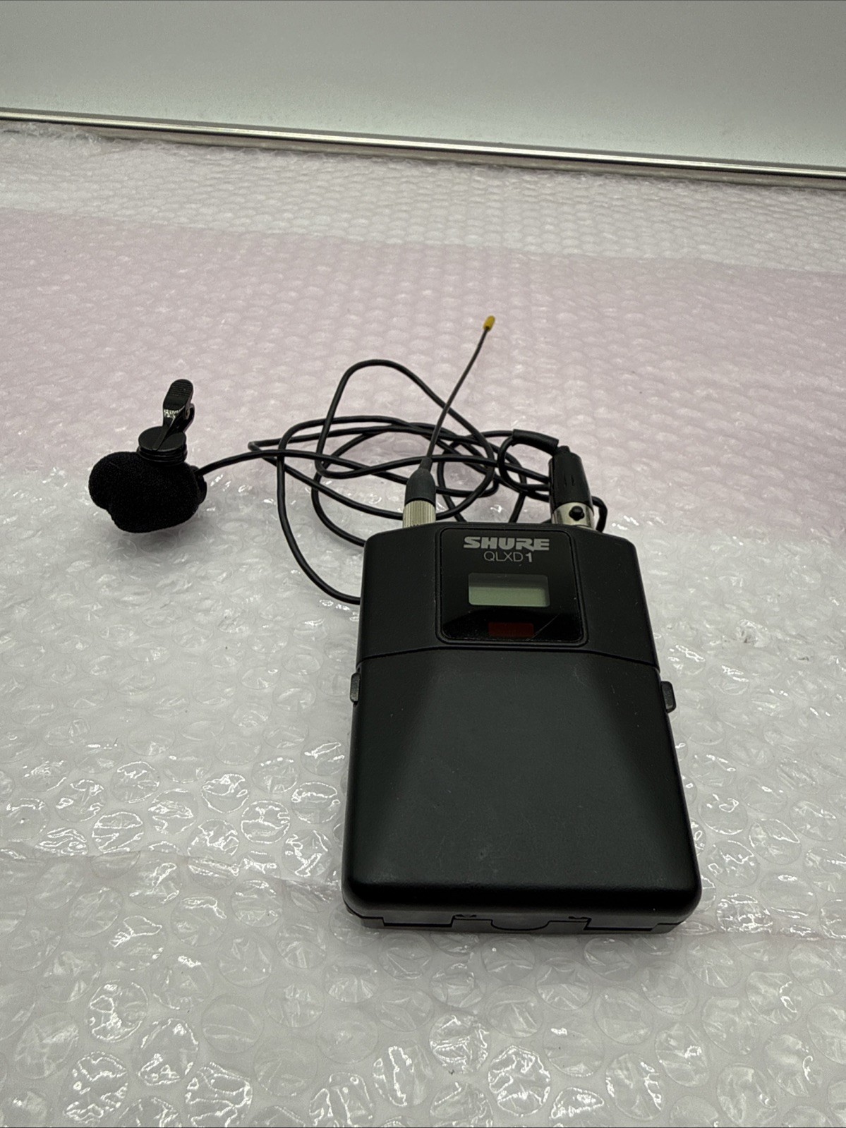SHURE QLXD1 G50 Wireless Bodpack  Transmitter w/Used Lavalier Mic 470-534 MHz