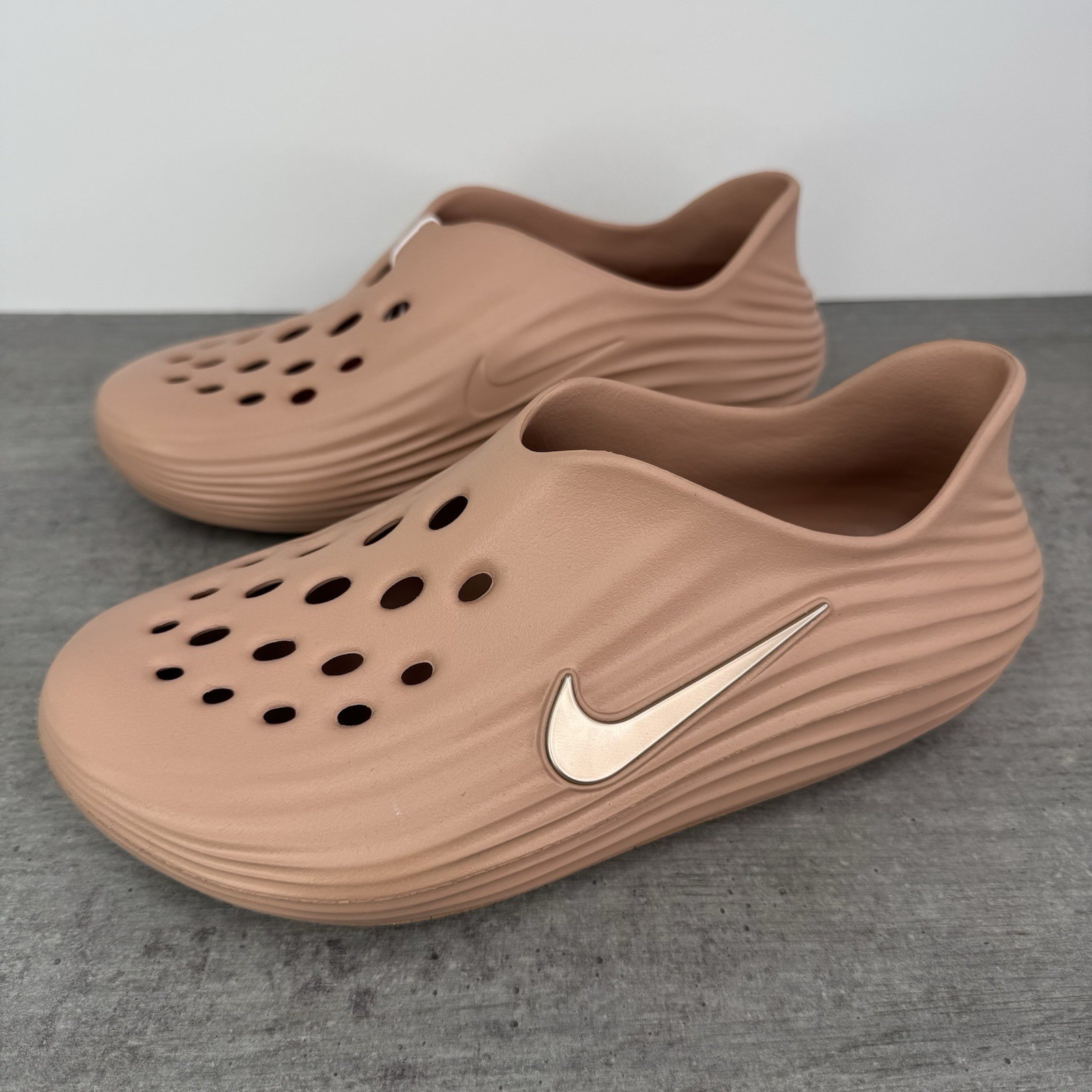 Nike ReactX Rejuven8 “Rose Gold" HV5062-700 Women’s Size 8 / Men’s Size 7 image 2