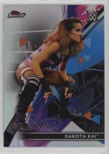 2021 Topps Finest WWE Refractor Dakota Kai #80 02l5