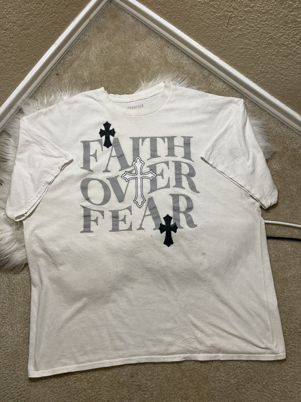 Faith Over Fear Christian Minimalist Jesus Christ Cross T-Shirt Size 2XL