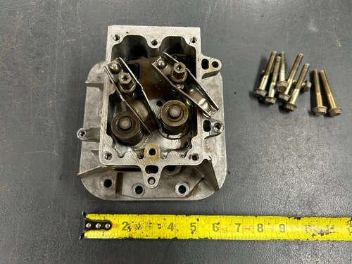 18HP Briggs&Stratton 31H777 0297-E1  cylinder head (broken tab ) #796026