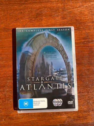 Stargate Atlantis Seasons 1,2,3,4 And 5 - Picture 2 of 5