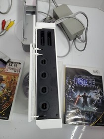 Nintendo Wii White Console Bundle RVL-001 w/ 1 Wii mote & 3 Games TESTED