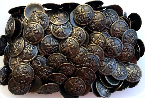 Buttons 28mm 44L Aged Antique Brass Metal Regal Coat of Arms Shank Button (L62) - Picture 24 of 24