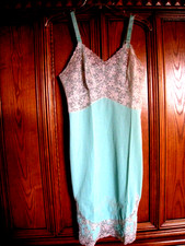 MOVIE STAR NIGHTGOWN Vintage 1960s Lush Lace Turquoise NYLON TRICOT 34 USA 