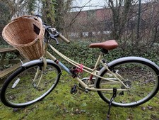 Universal Ladies Vintage Bicycle – Cream Retro Step-Through Bike with Basket