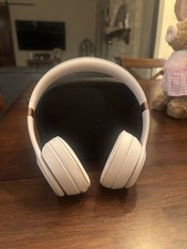 Beats Solo 4 Bluetooth Headphones In Cloud Pink MUW33LL/A