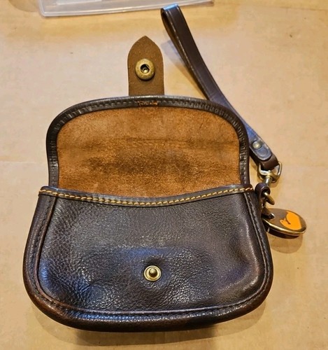 Dooney & Bourke Twist Flap Wristlet - Bild 4 von 5