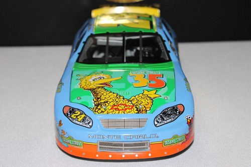 JEFF GORDON 2004 ELITE #24 SESAME STREET/FOUNDATION CHEVY /2,004 MADE XRARE! - Picture 3 of 14