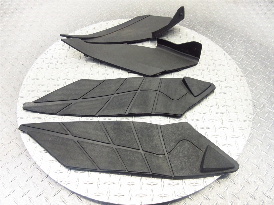 2004 01-04 Aprilia Atlantic 500CC Scooter Izquierdo Derecho Piso Cubierta Panel Borde Foto 3 de 4