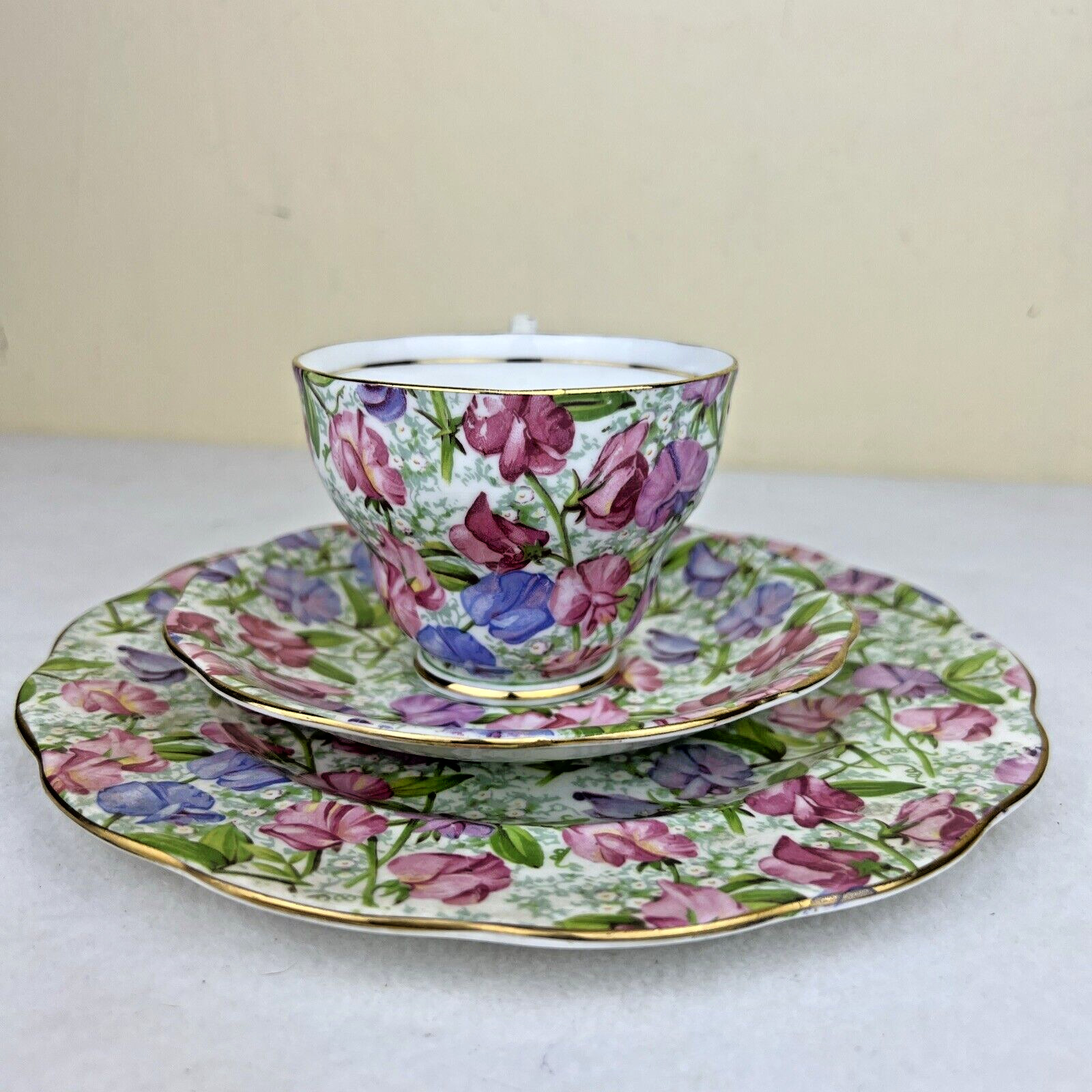 Royal Standard Fine Bone China Sweet Pea Pattern Teacup Saucer And Salad Plate