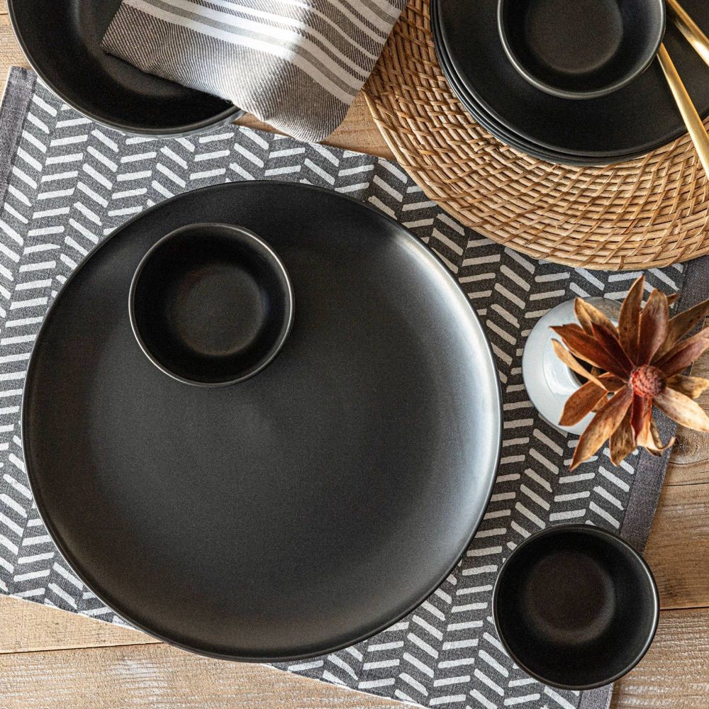 over&back 13" Coupe Round Hand-Finished Stoneware Serving Platter Black