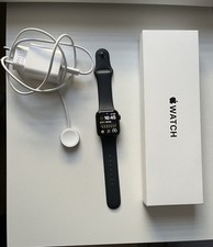 Apple Watch SE 3 GPS 40mm Schwarz 6 Monate Neu 100% Akku