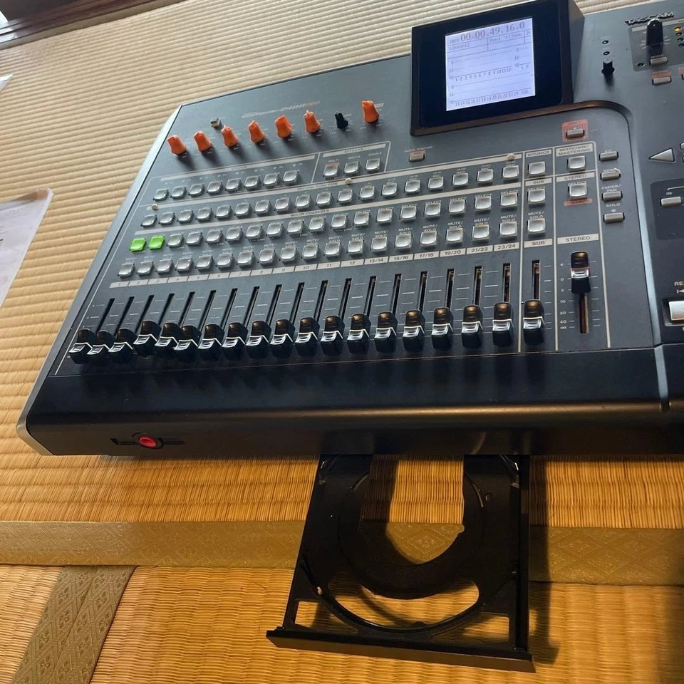 TASCAM 2488neo Digital Portastudio 24-track/24-bit CD/RW Recorder Fully Working - Image 3 of 3