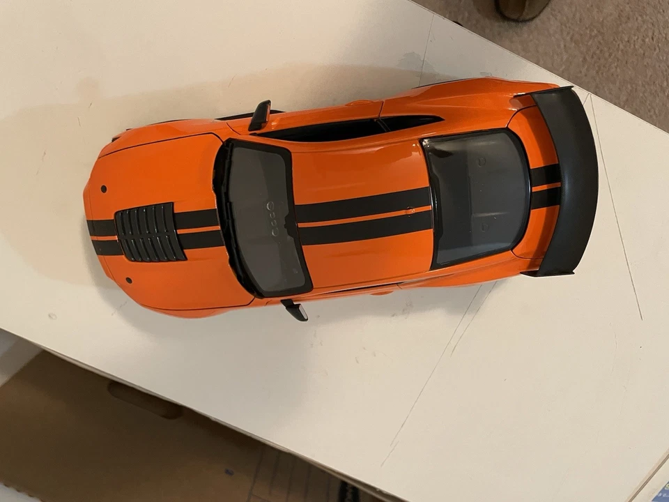 Ford Mustang Shelby GT500 2020 Maisto naranja con rayas negras 1/18 diecast 31388 Foto 2 de 4