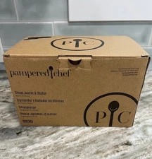 Pampered Chef Citrus Juicer And Zester Including Catch Base