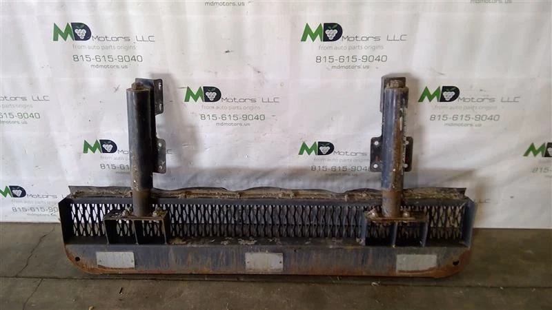 Ford Transit 250 2018-2021 estribo trasero OEM Foto 2 de 4