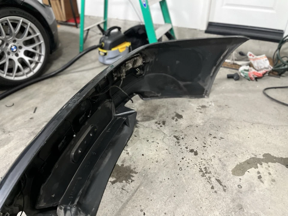 Cubierta de parachoques trasero OEM BMW E63 E64 M6 2006-2010 CON ORIFICIOS PDC Y REFLECTORES 475 Foto 3 de 4