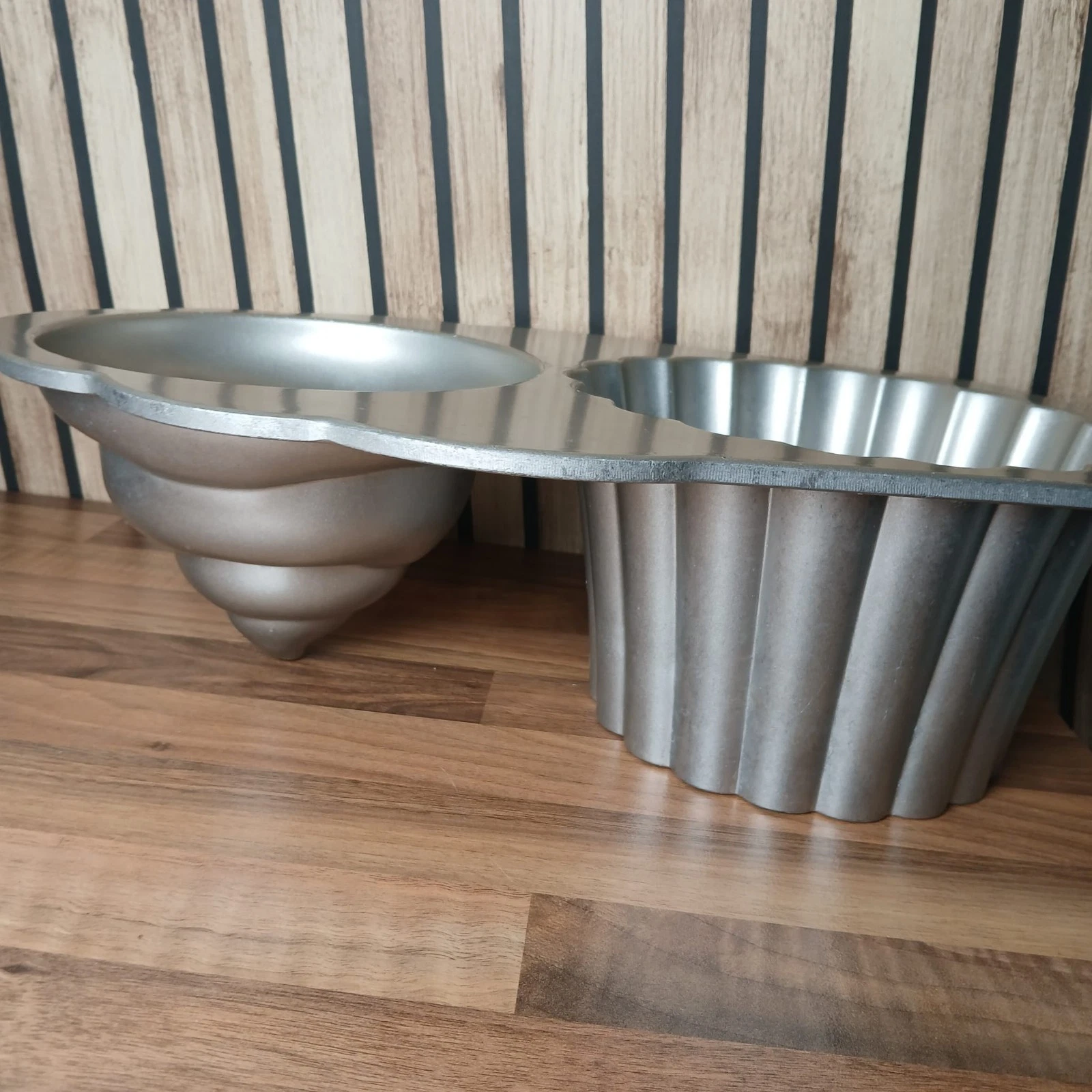 Nordic Ware The Great Cupcake Pan – Giant 3D Cupcake Cake Mold Aluminum VGC