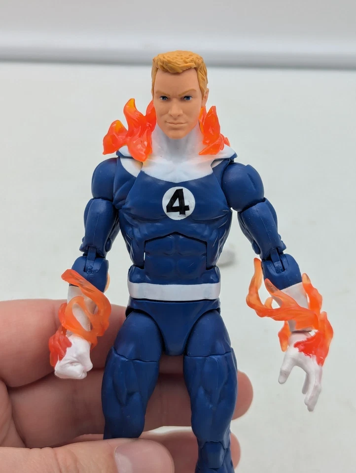 Marvel Legends Fantastic Four Retro Pulse Exclusivo Johnny Storm (Antorcha Humana) Foto 3 de 4