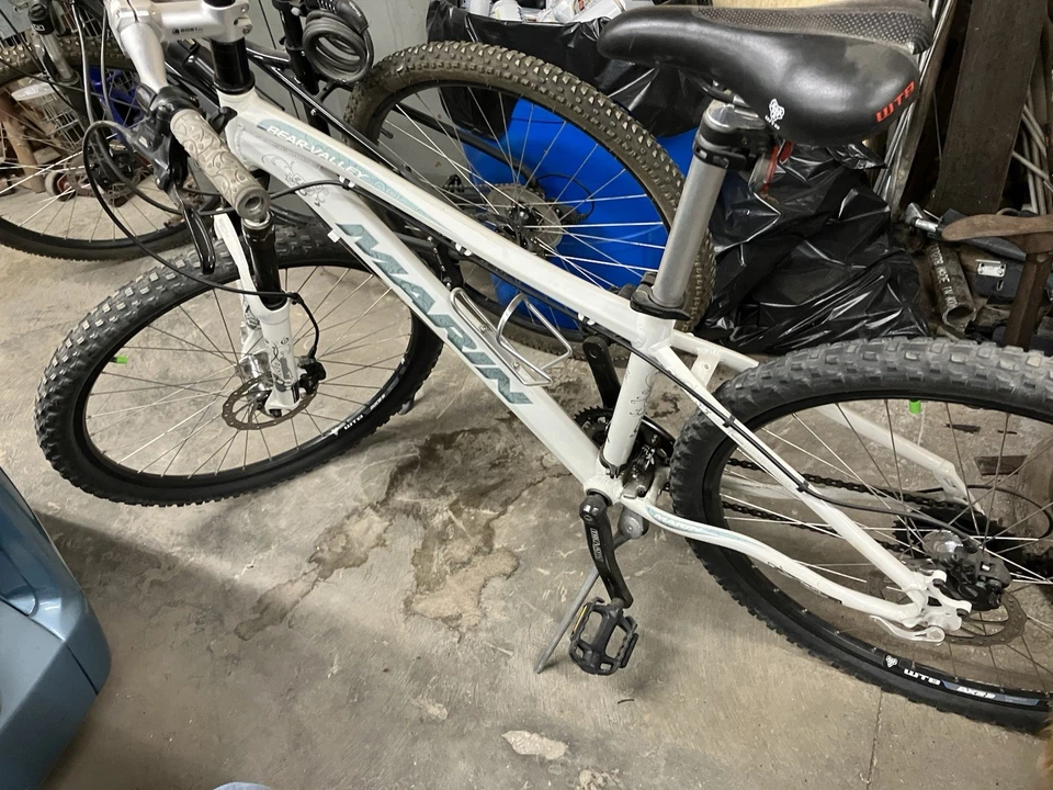 Bicicleta de montaña Marin Bear Valley, necesita neumáticos Foto 2 de 4