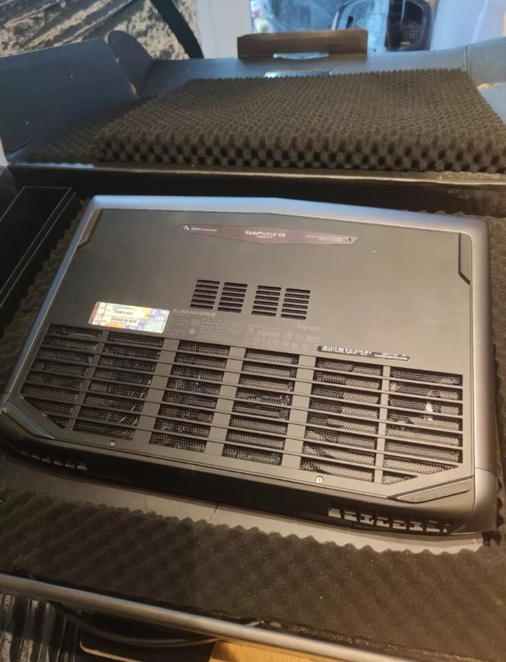 Alienware 17 R5 17.3"  Gaming Laptop Black i7-4700MQ GTX765 with charger - Image 3 of 4