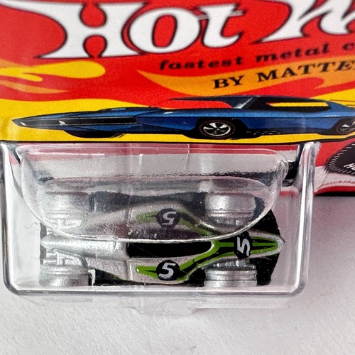 World's Smallest Hot Wheels Car w/ Colletors Button Green & Silver Redline NEW - Picture 5 of 15