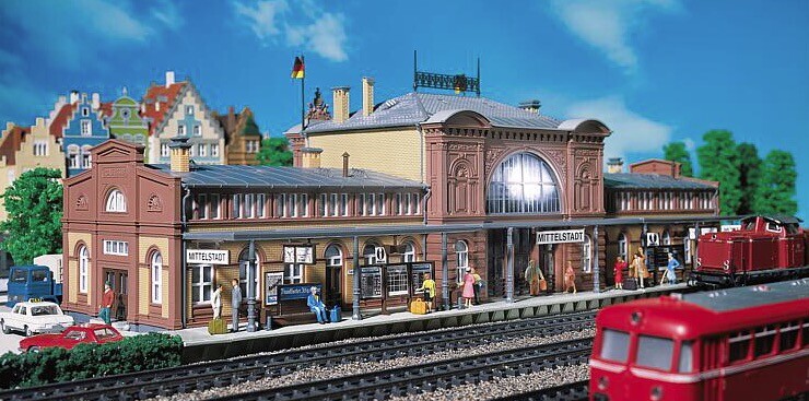 Gare urbaine classique HO FALLER 110115 maquette de train miniature en plastique