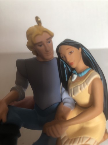 Hallmark Disney Ornament Pocahontas und Captain John Smith Weihnachten Urlaub - Bild 12 von 12