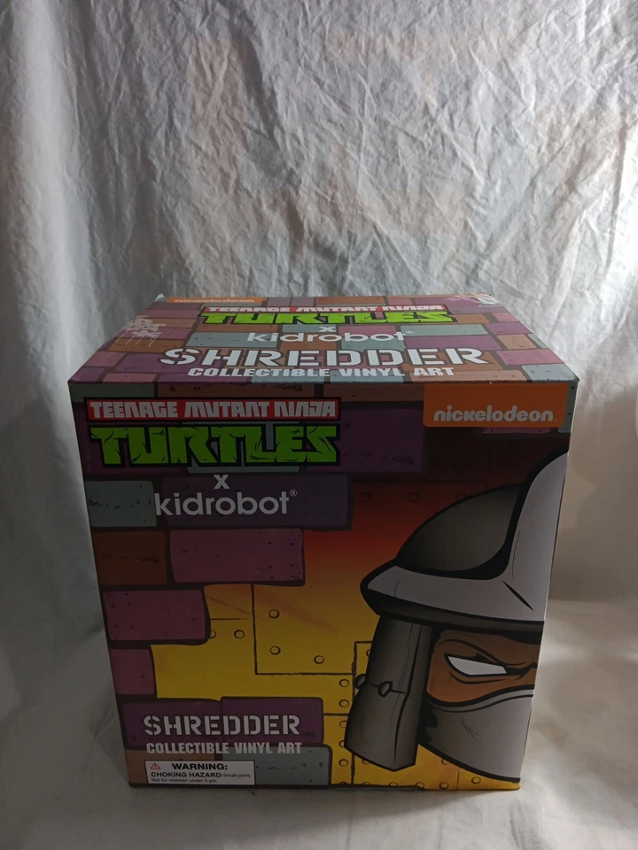 SDCC 2016 Kidrobot - Teenage Mutant Ninja Turtles - Trituradora gris Foto 3 de 4