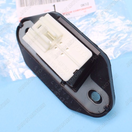 GENUINE TOYOTA LEXUS TRUNK RELEASE SWITCH BUTTON IS250 IS350 HS250h