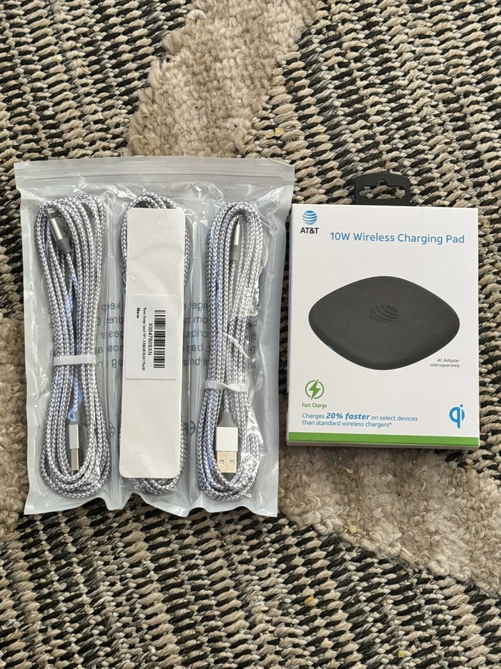 PACK DE 3 CABLES DE 10 PIES CADA UNO PARA IPHONE MÁS UN CARGADOR INALÁMBRICO AT&T NUEVO Foto 2 de 4