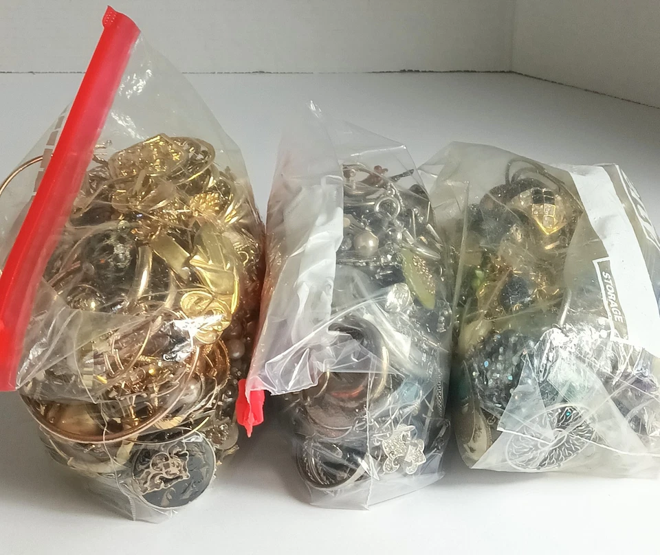 Винтажные до сих пор смешанные серьги более 9 фунтов лот в основном одинарные для носки и повторного использования - Изображение 4 из 4