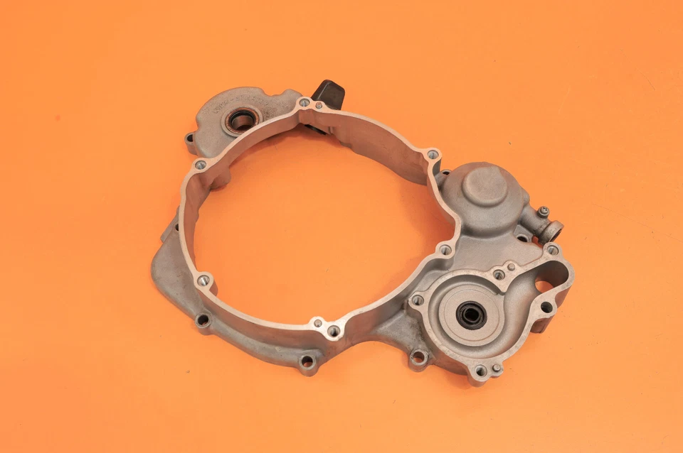 1999 99 KX125 KX 125 OEM Inner Intermediate Clutch Cover Water Pump Housing Case - Image 3 of 4